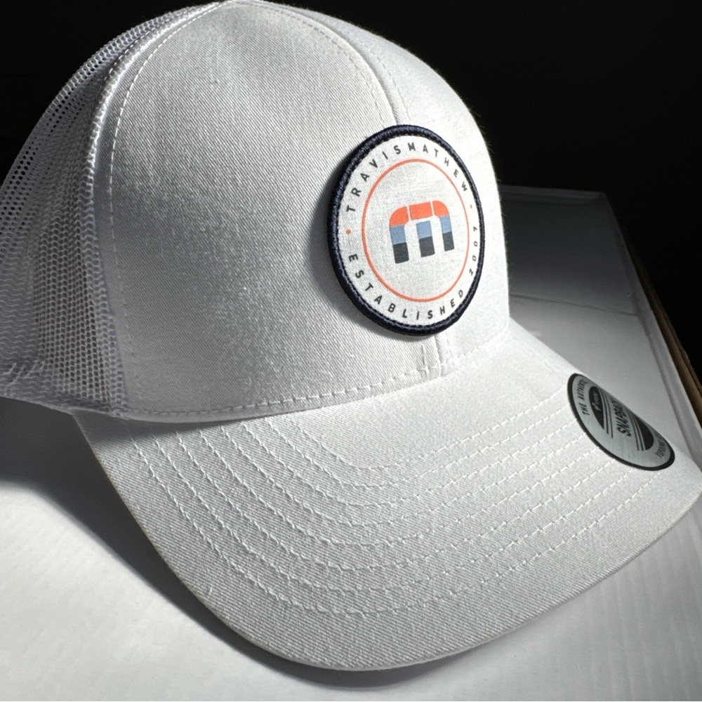 NWOT Travis Mathew Patch Snapback Hat White Highs & Lows One Size